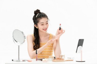 要想化出自然的妆容，一定要记住这3个要点！
