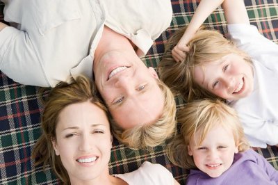 对自闭症患者我们应该如何关爱？如何帮助自闭症患者？