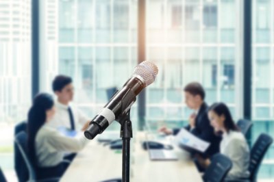 主持人如何进行少儿播音主持教学？少儿主持培训有哪些好处？
