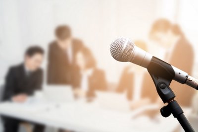 如何练好演讲口才？如何锻炼提升自己的演讲口才？