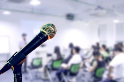 即兴演讲的特点有哪些？如何提升即兴演讲能力？